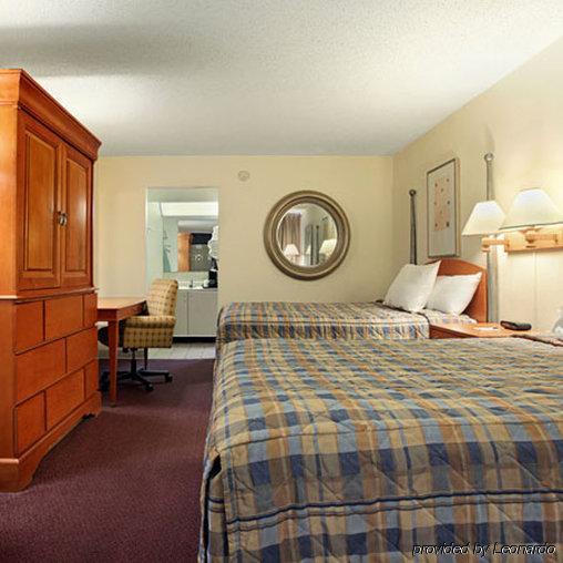 Express Inn & Suites Clearwater ピネラス・パーク 部屋 写真
