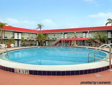 Express Inn & Suites Clearwater ピネラス・パーク エクステリア 写真