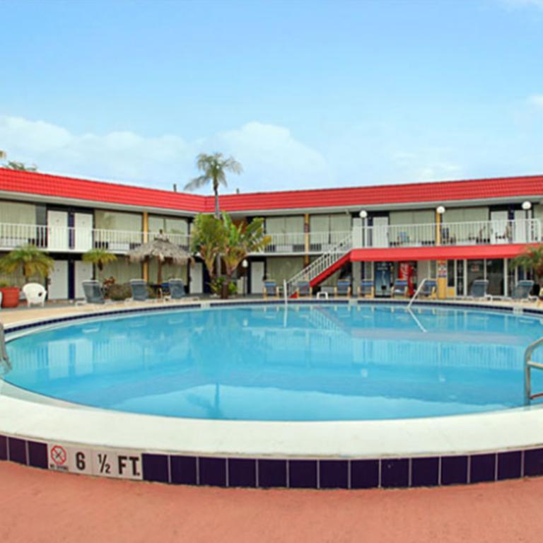 Express Inn & Suites Clearwater ピネラス・パーク エクステリア 写真